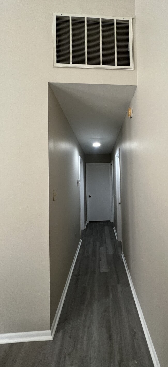 HALLWAY TO MASTER BEDROOM - 333 Julia St