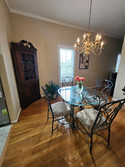 Building Photo - 1 US-1