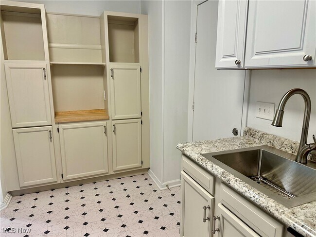 Building Photo - 1855 W 65th St