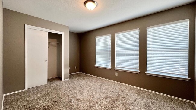 Building Photo - 13905 Briarcreek Loop