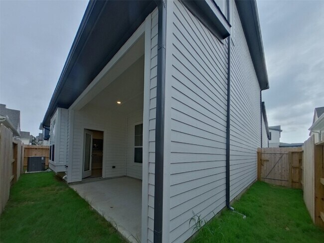 Building Photo - 22814 Terrazzo Dr