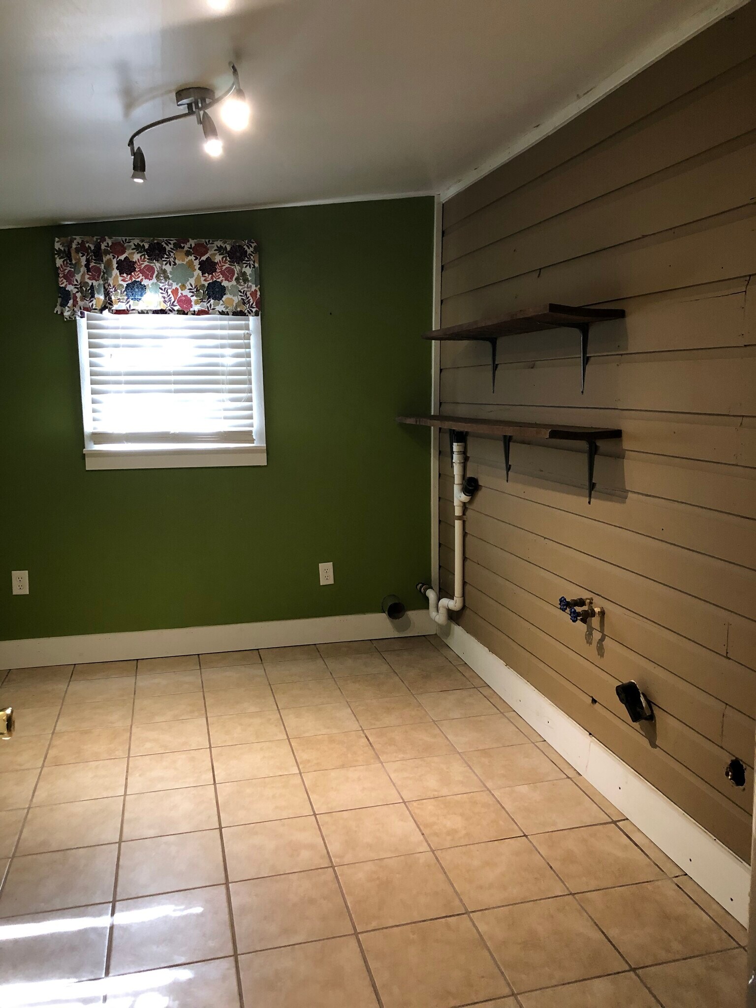 Building Photo - 6592 Moores Mill Rd