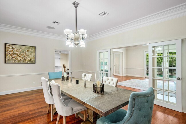 Building Photo - 2121 Areca Palm Rd