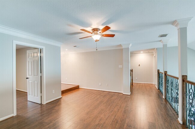 Building Photo - 5125 Carriage Bend Dr