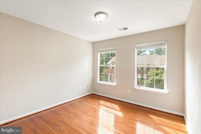 Building Photo - 5304 Waldo Dr