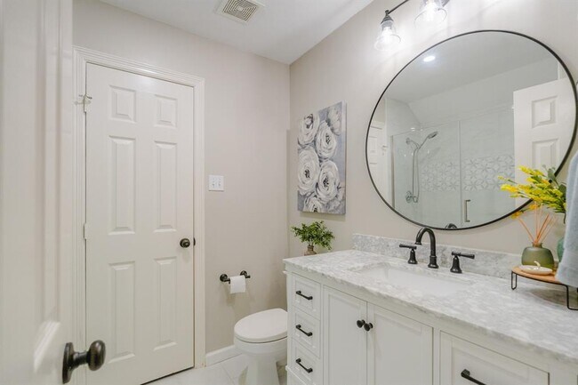 Building Photo - 43 N Greenvine Cir