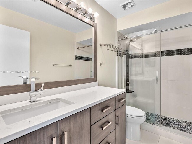 Building Photo - 10323 Hidden Springs Ct