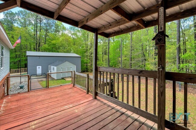 Building Photo - Welcome to this 3 Bedroom, 2 Bath Home in Wildwood Point!