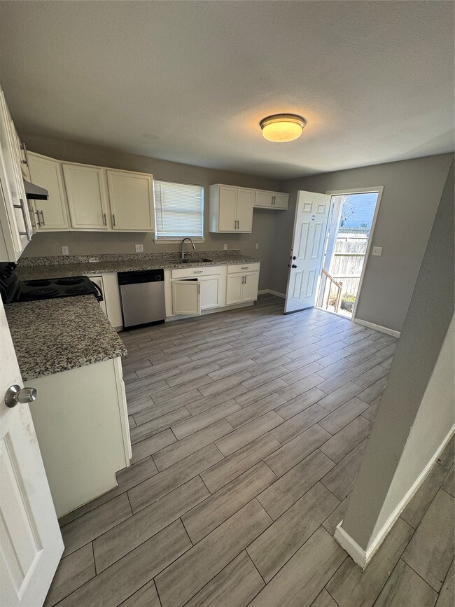 Building Photo - 8502 N Main St