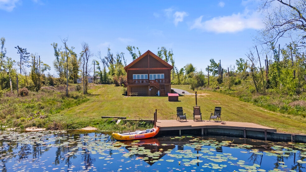 Building Photo - 9812 Creek Bank Dr