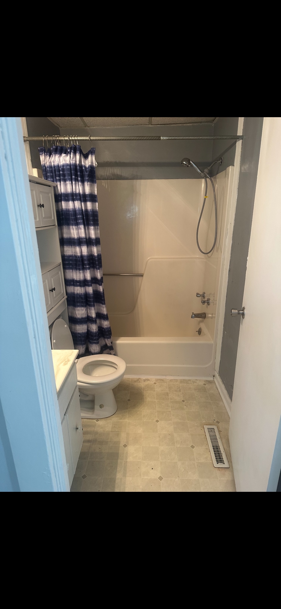 Bathroom - 859 Miller St