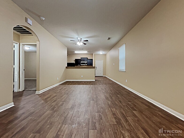 Building Photo - 2063 Sweet Lilac Dr