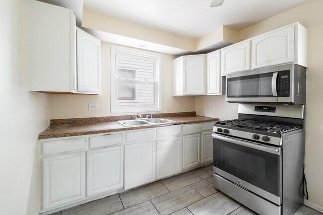 Building Photo - 12416 S Princeton Ave