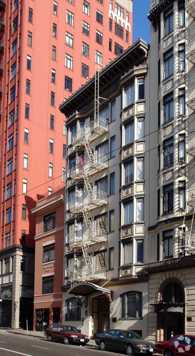 Building Photo - La Salle Apartments