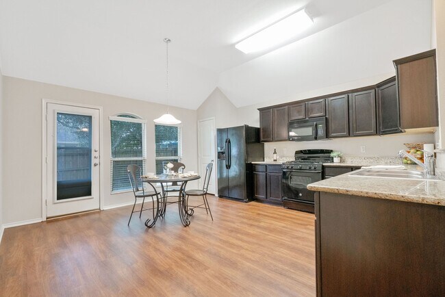 Building Photo - 967 Oak Terrace Dr