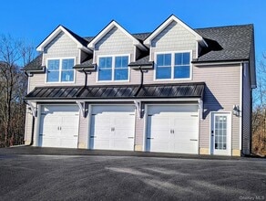Building Photo - 28 Haines Ln