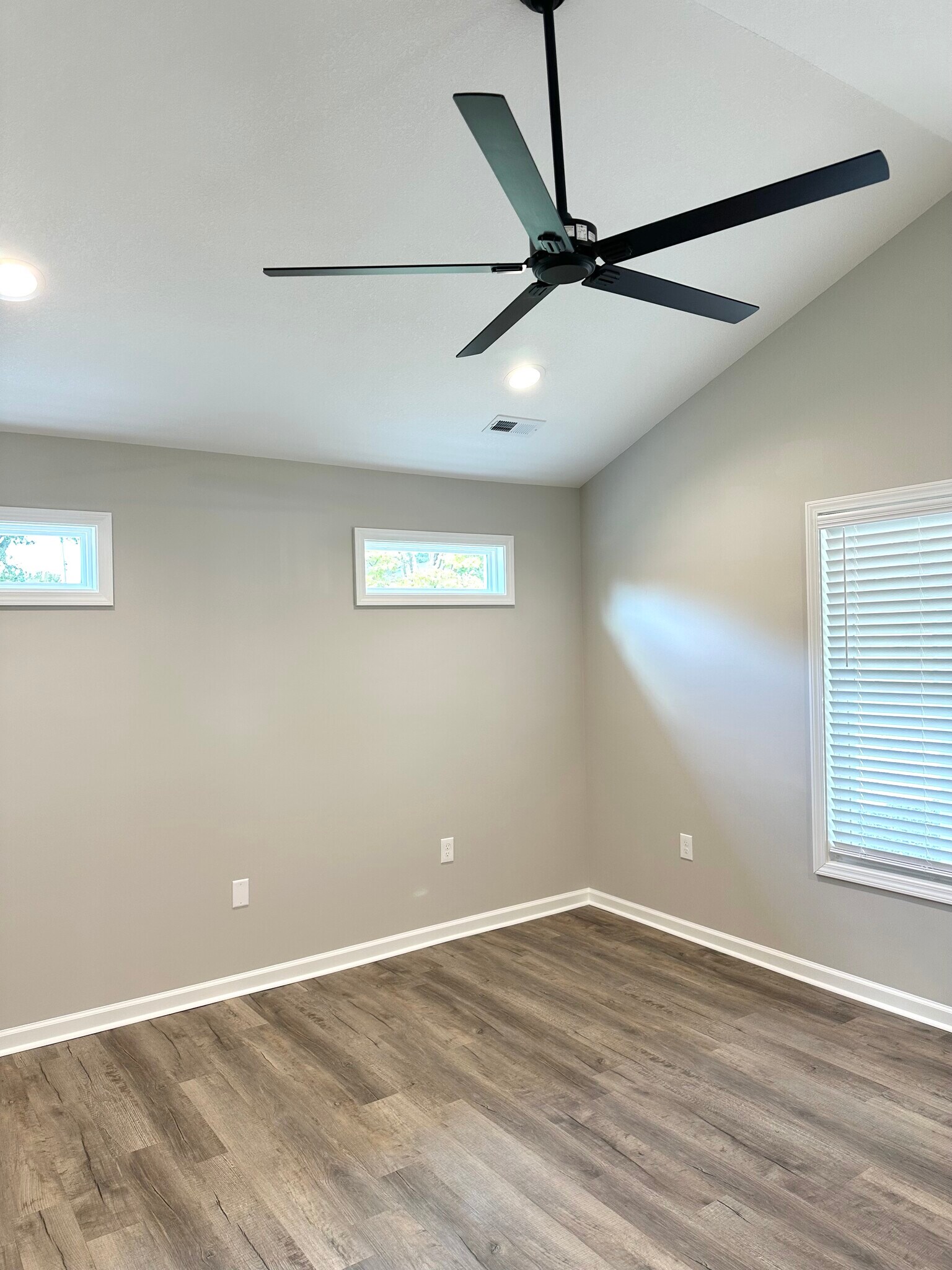 Double transoms for additional natural light - 2217 Kenwood Blvd SE