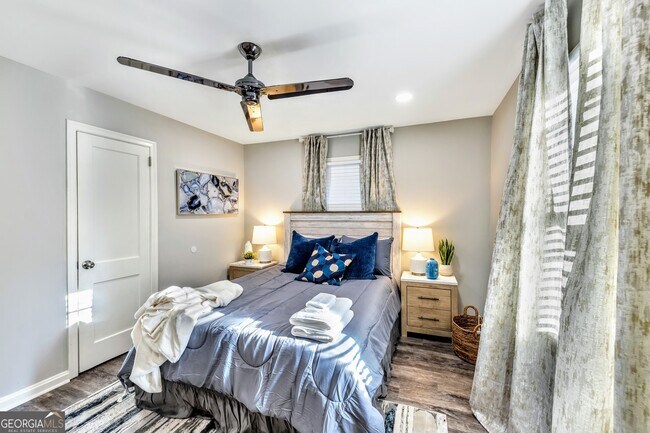 Building Photo - 811 Old Powder Springs Rd SW