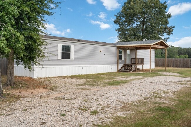 Building Photo - 16543 Tremont Dr