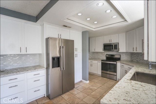 Building Photo - 34 Rainwood