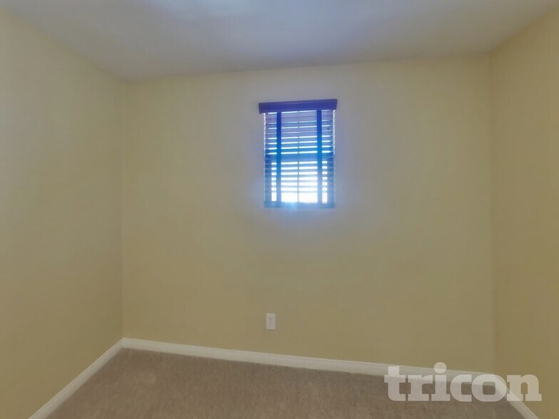 Building Photo - 10743 Iona Island Ave