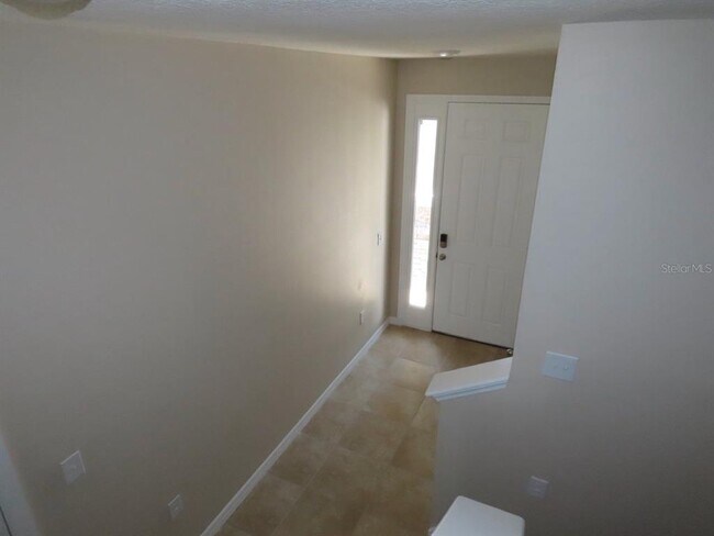 Building Photo - 8725 Daydream St