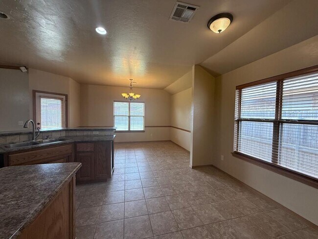 Building Photo - 616 Morningside Dr