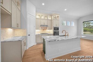 Building Photo - 20675 Huebner Rd