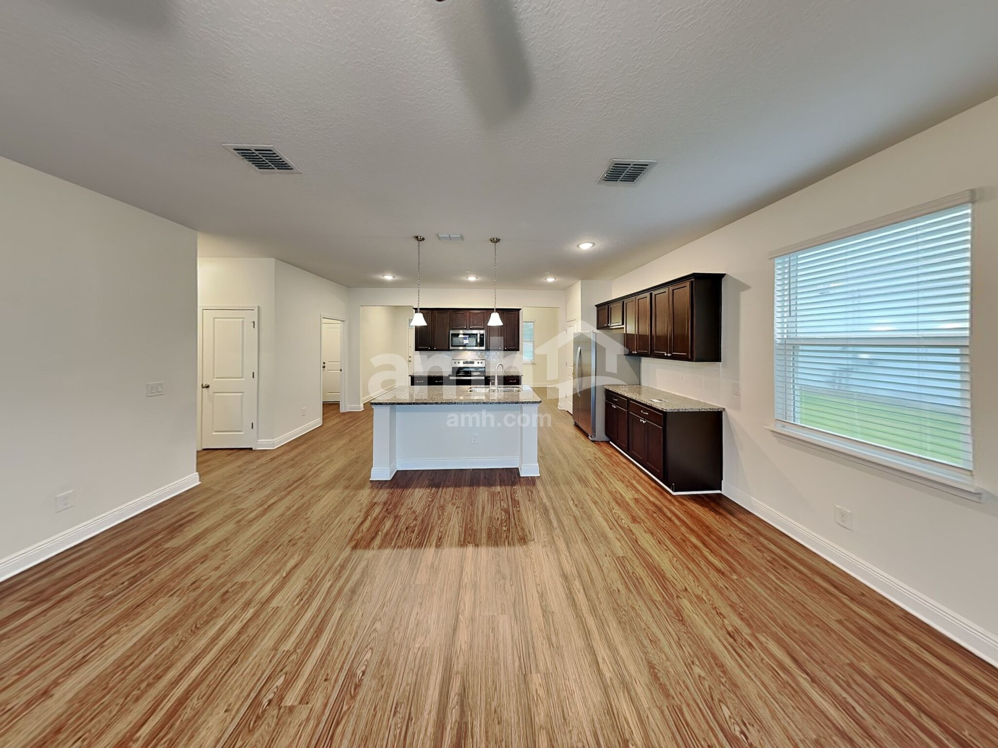 Building Photo - 1372 Celery Ave