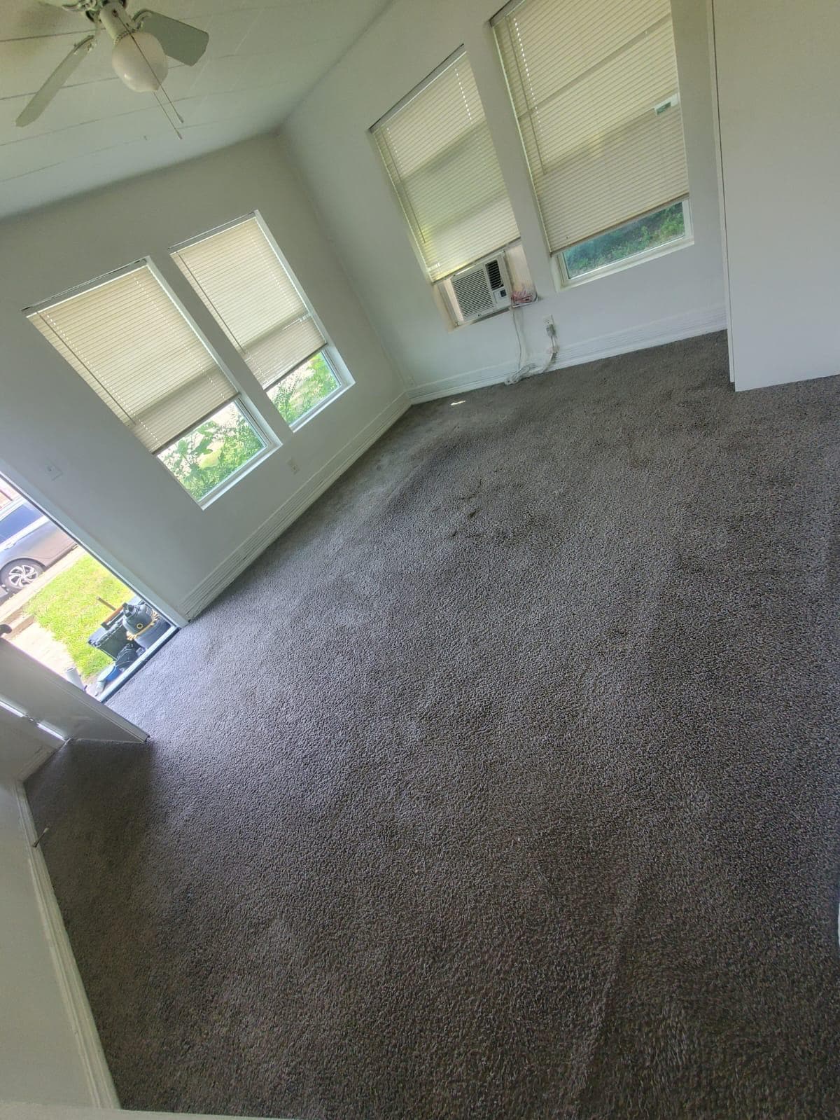 Building Photo - 713 W Sam Rayburn Dr