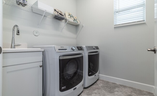 Building Photo - 15145 Cameo Ct