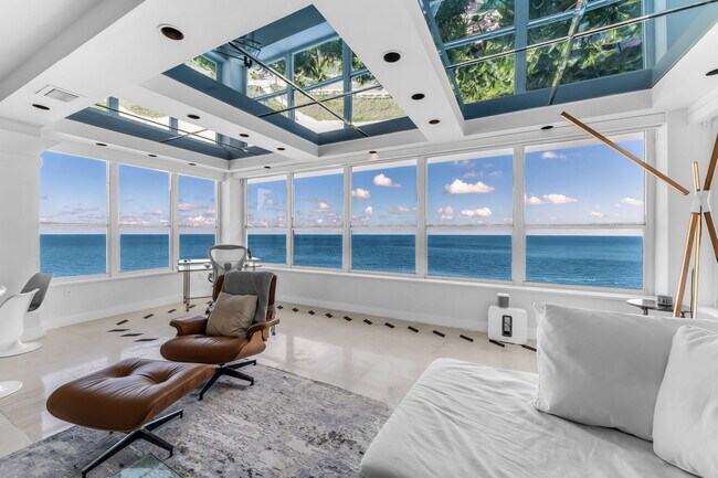 Building Photo - 4925 Collins Ave