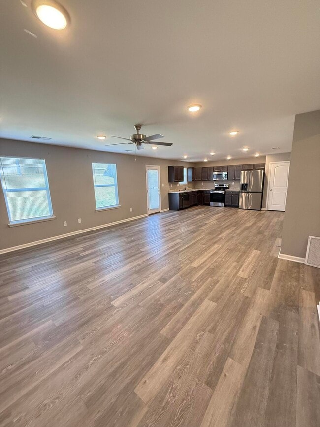 Building Photo - 110 Landry Ln