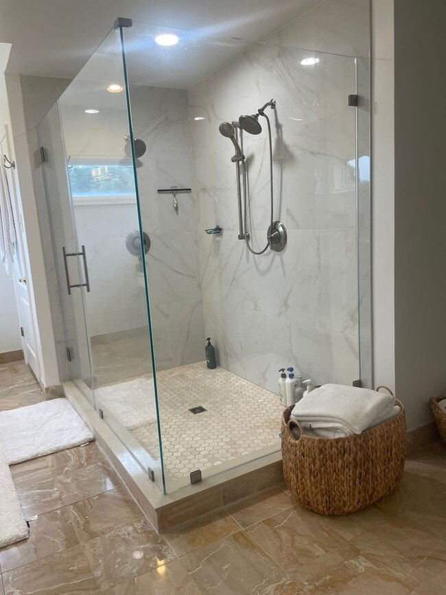 Building Photo - Townhome in the desired Chesapeake Harbour!!!
