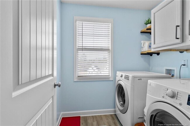 Building Photo - 50 Basswood Ct