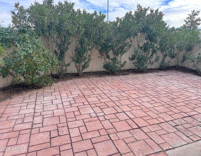 Building Photo - 4725 E Brown Rd