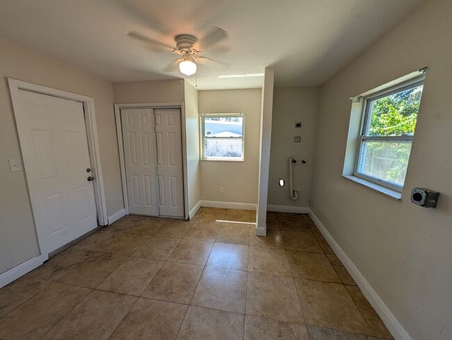 Building Photo - Spacious 3BR Rental with Outdoor Living Space
