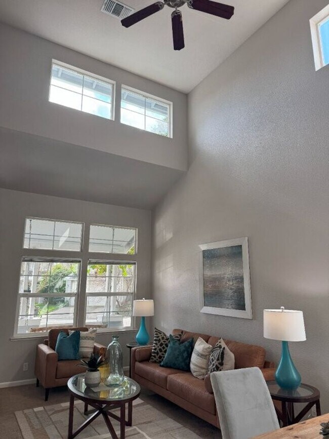 Building Photo - Charming 3-Bedroom, 2.5-Bathroom Home Avai...