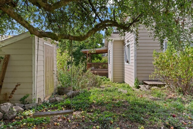Building Photo - Reduced price! 2720 Sq. Ft. Character Home...