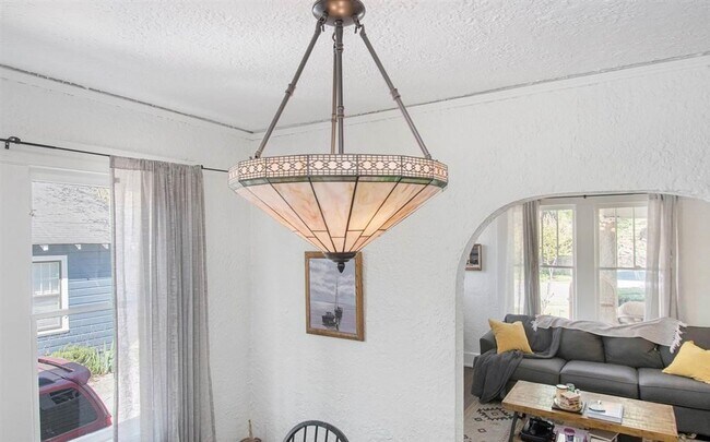 Building Photo - Two Bedroom Home For Rent
