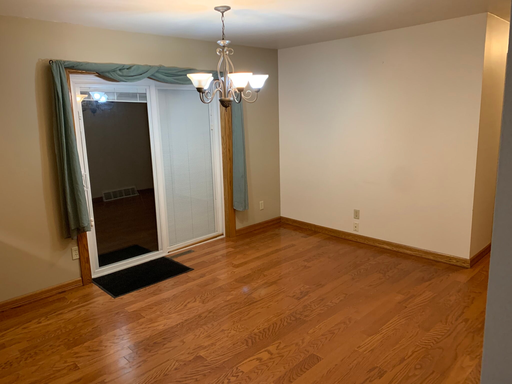 Dining room - N2092 Schacht Rd