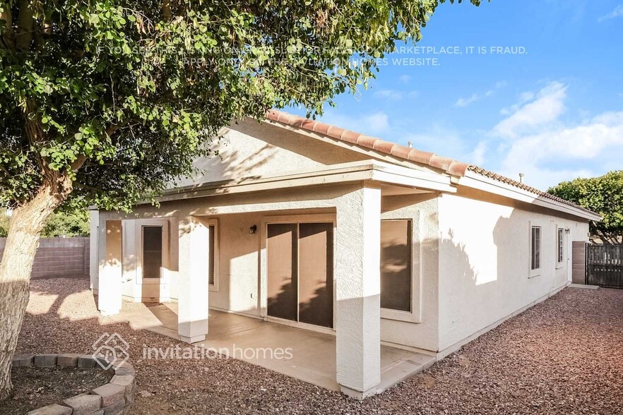 Building Photo - 15722 W Calavar Rd