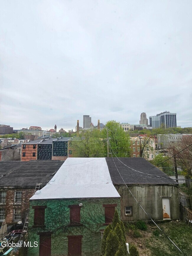 Building Photo - 32 1st St