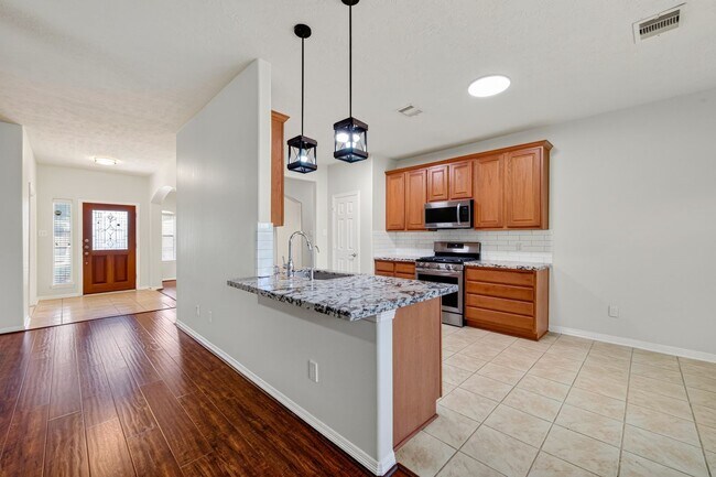 Building Photo - 6118 N Fawnlake Dr