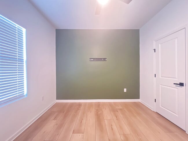 Building Photo - 2135 Huntsman Rdg Rd