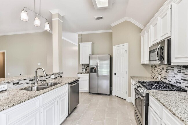 Building Photo - 8326 Hunters Village Dr