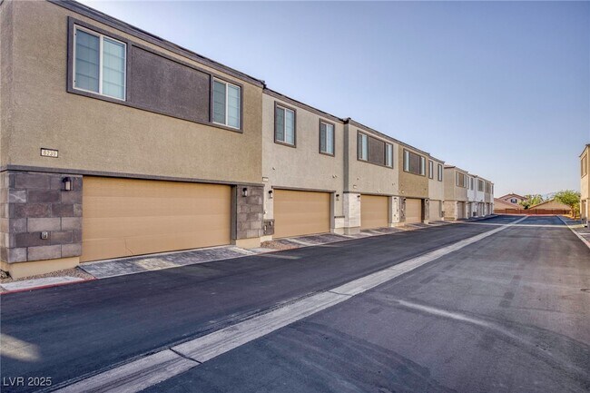 Building Photo - 6227 Runestone St