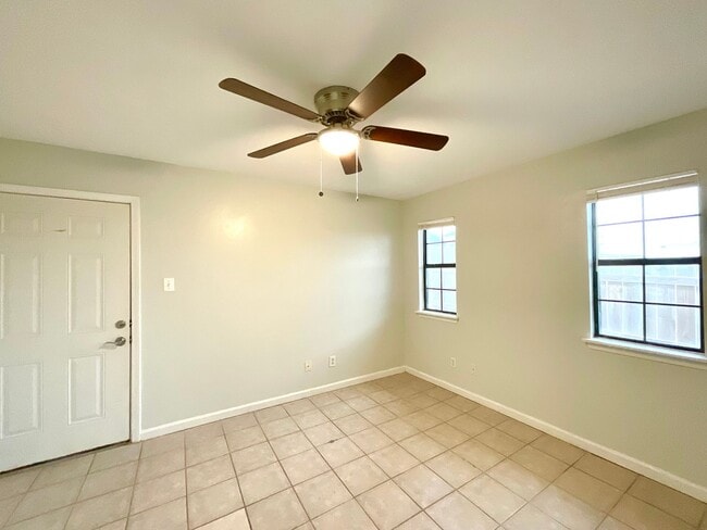 Building Photo - 509 Meadow Forge