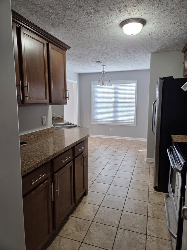 Building Photo - 961 Joey Dr