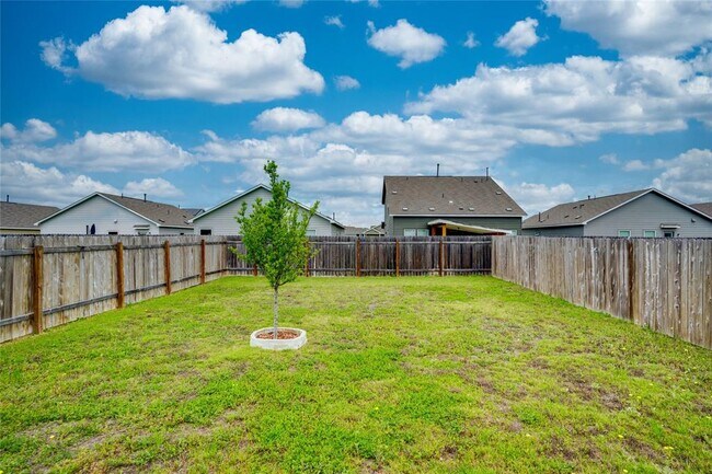 Building Photo - 13520 Knights Br Dr